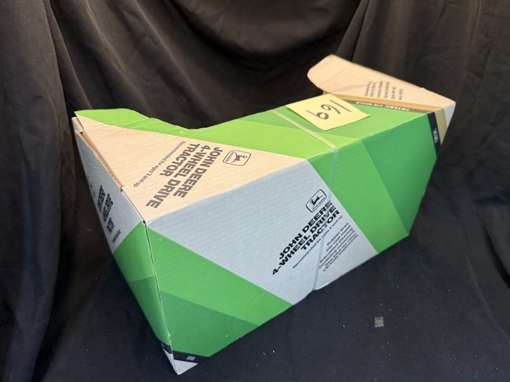 ertl-john-deere-8760-image-4