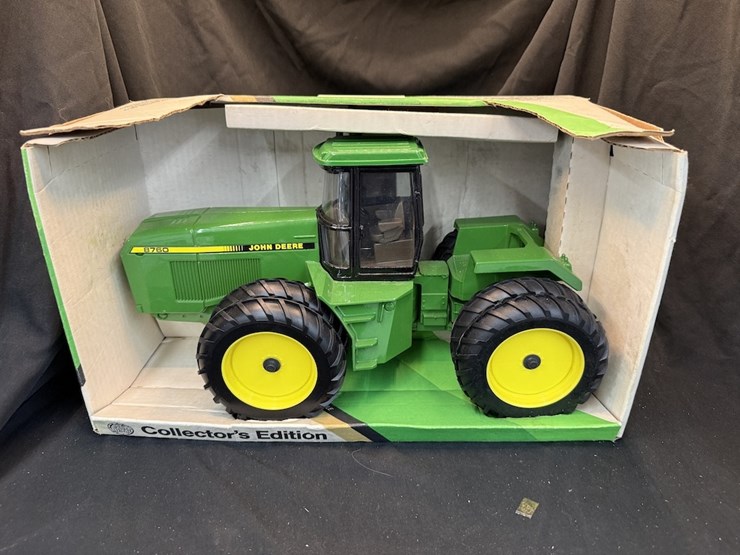 ertl-john-deere-8760-image-1