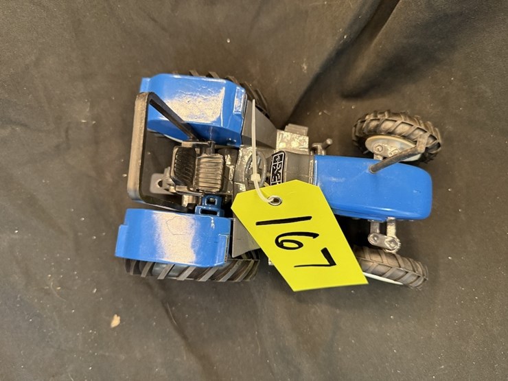 new-holland-5635-image-4