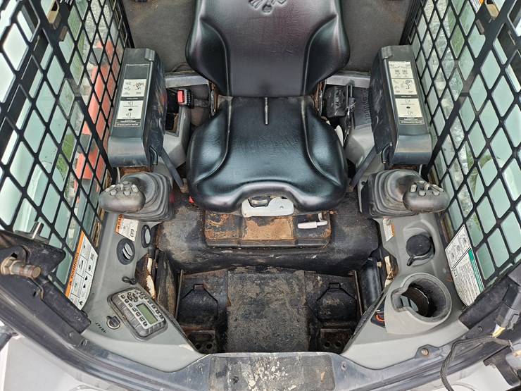 bobcat-t740-image-9