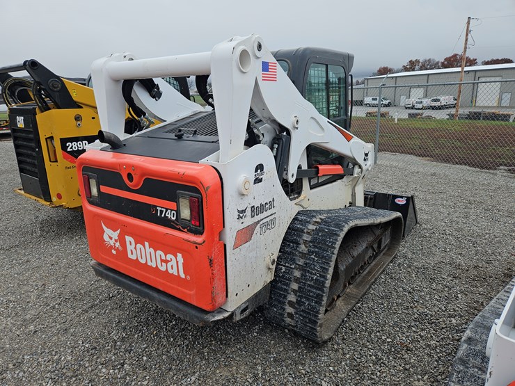 bobcat-t740-image-15