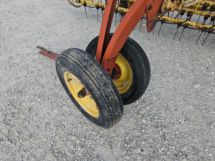 new-holland-258-image-2