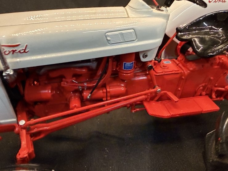 1953-ford-9n-image-4