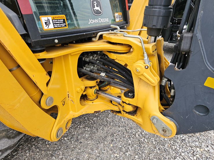 2019-deere-310l-image-19