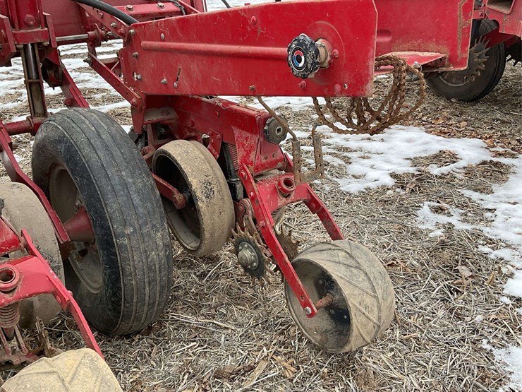 case-ih-cyclo-air-6-row-planter-image-39