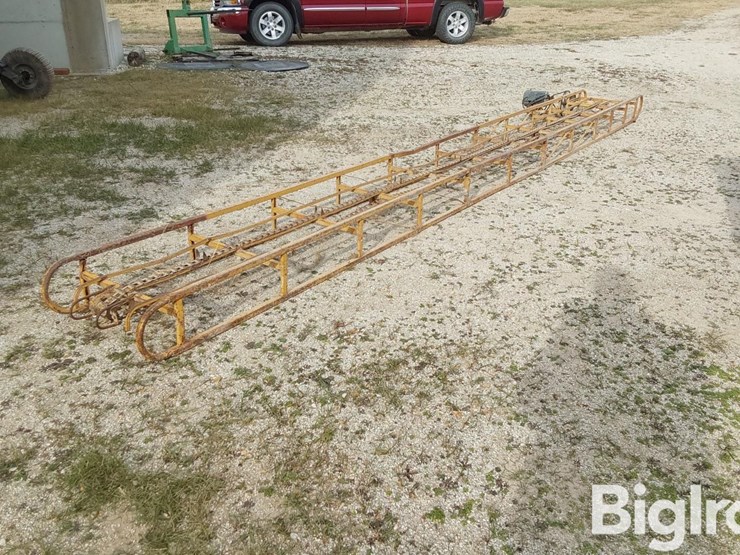 snowco-20'-bale-elevator-image-5