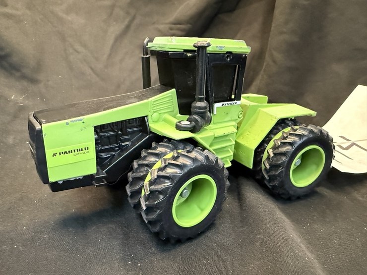 ertl-steiger-panther-cp-1400-image-2