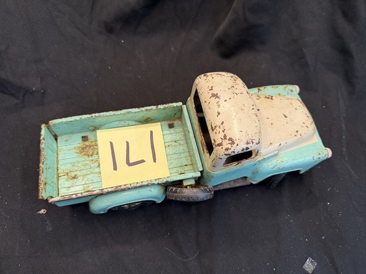 tru-scale-international-harvester-pickup-image-4