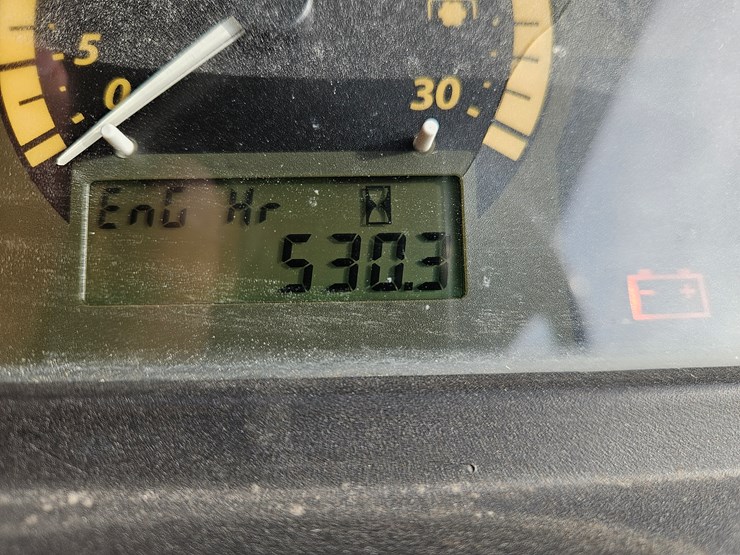 john-deere-4044r-image-13