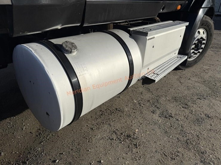 2017-international-prostar-image-13