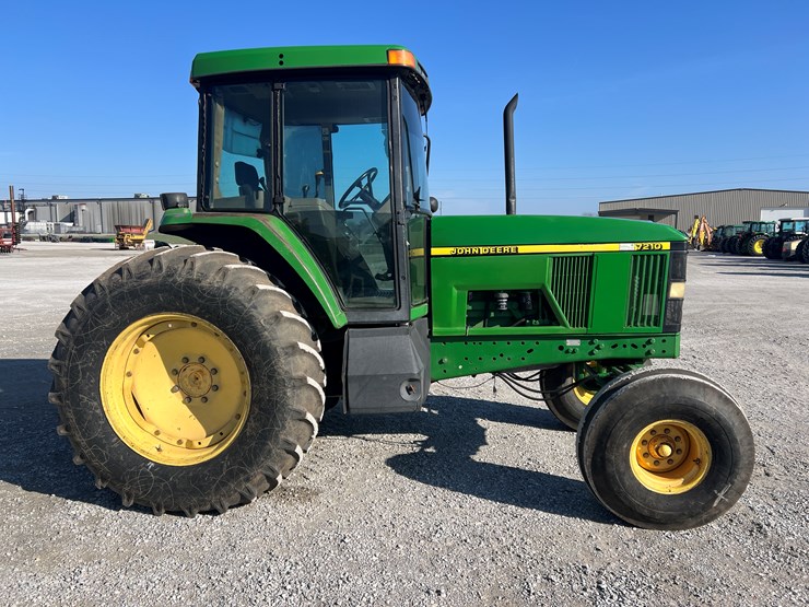 john-deere-7210-image-4