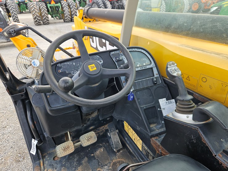 jcb-510-55tc-image-10