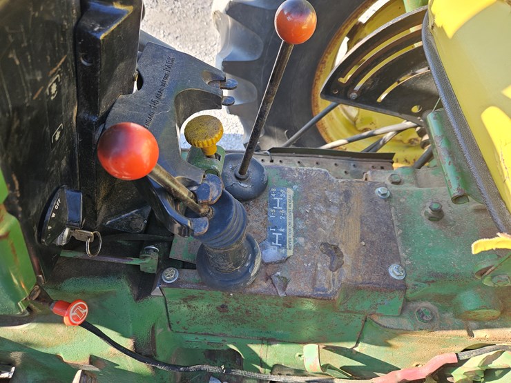 john-deere-2640-image-16