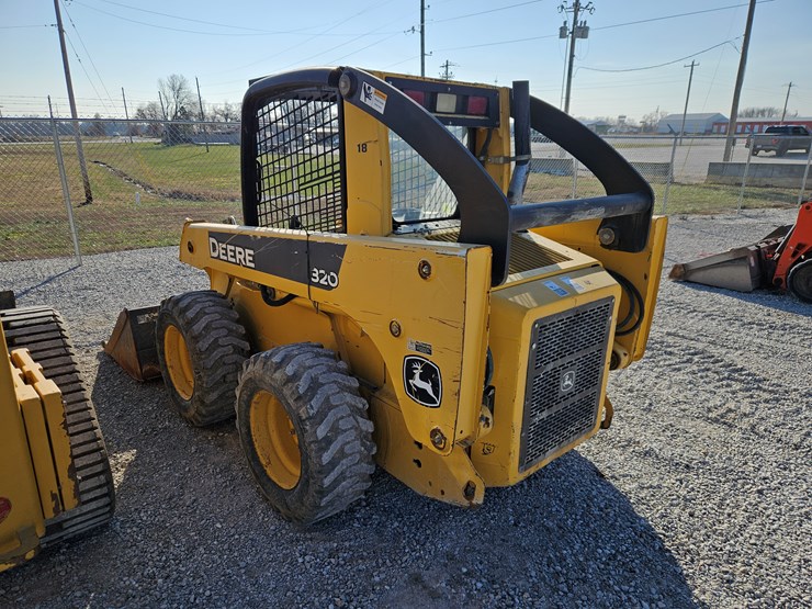 deere-125-image-17