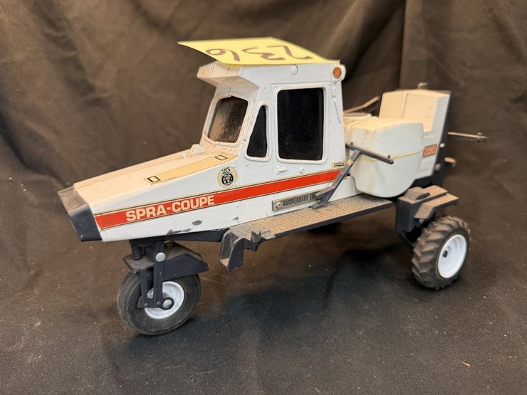 1990-melroe-220-image-1