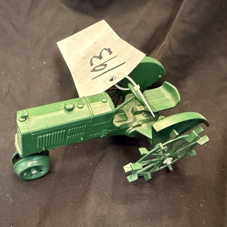 Scale Models Oliver 70 Row Crop