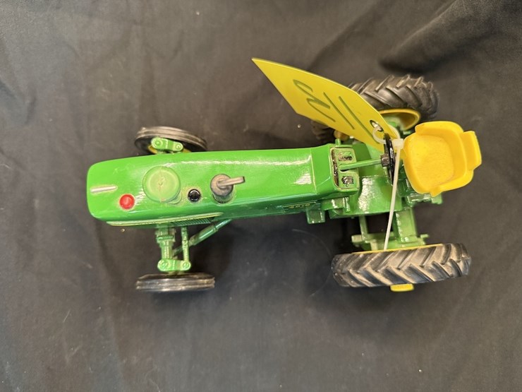 ertl-john-deere-hi-crop-4010-image-2