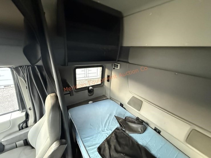 2017-international-prostar-image-34