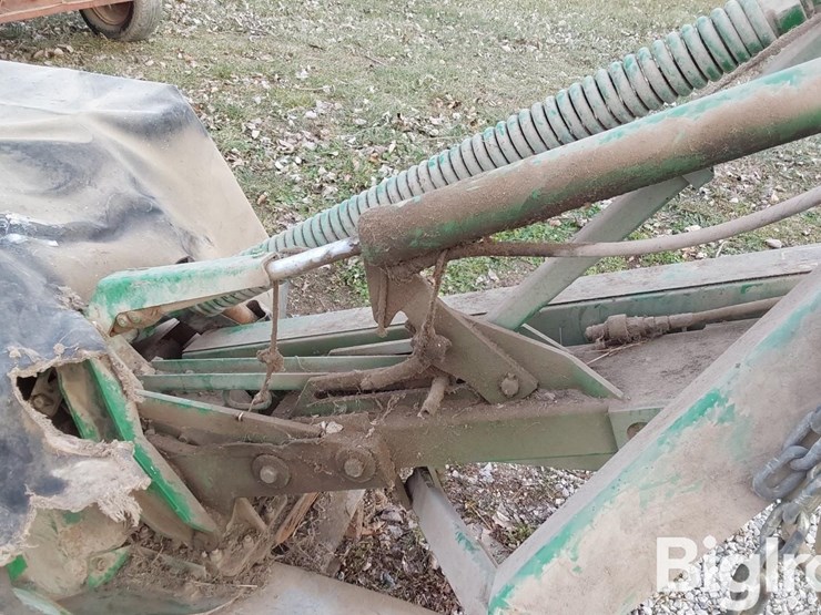 john-deere-275-image-12