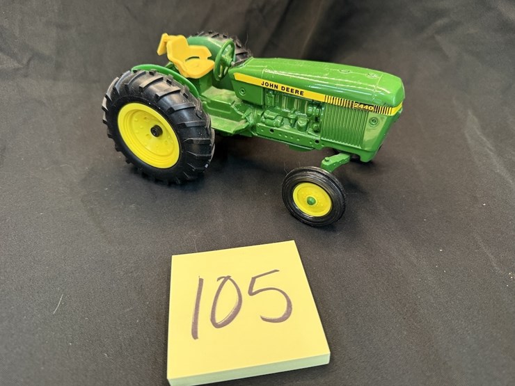 ertl-john-deere-4240-image-1