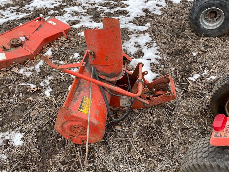 case-222-78-lawn-and-garden-tractor-w/-mower-deck-and-snow-blower-image-45
