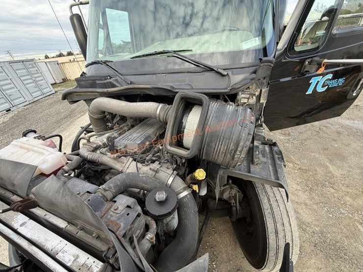 international-prostar-image-41