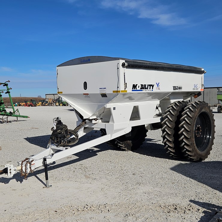 #205214 • 2023 Dalton AG Products 1064 Fert Spreader