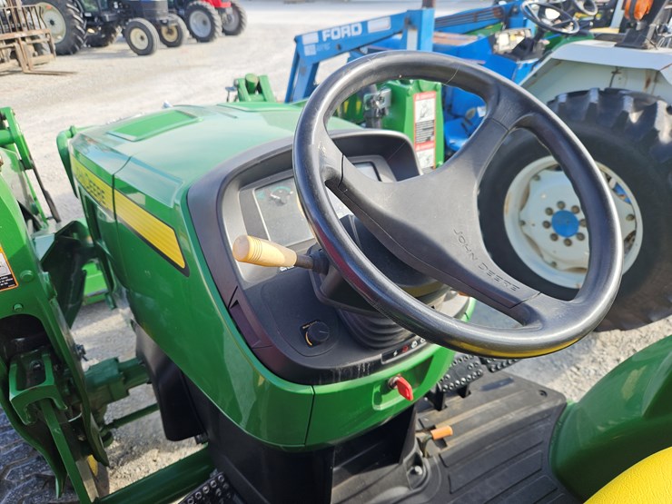 john-deere-4044r-image-12