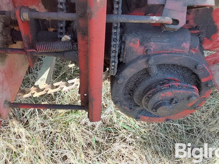 new-holland-680-image-18