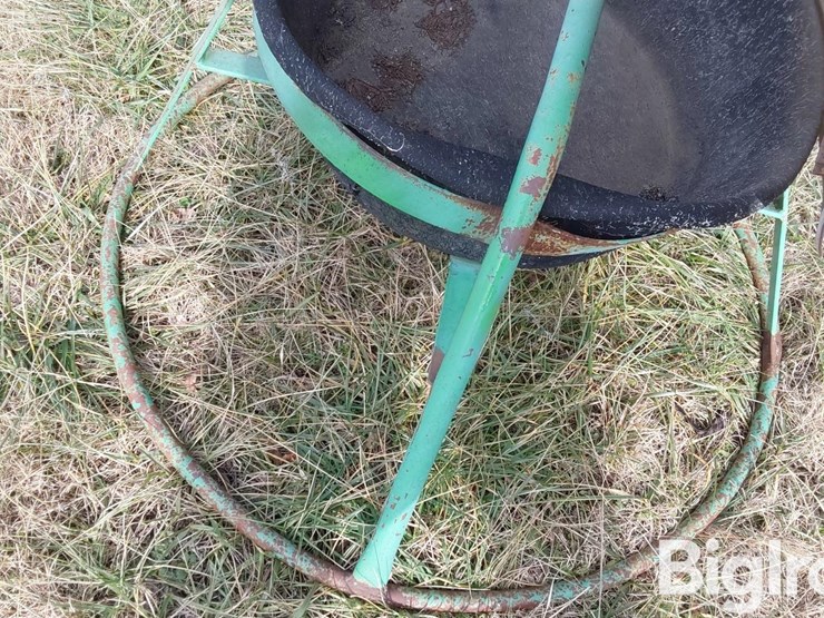 co-op-mineral-feeder-image-8