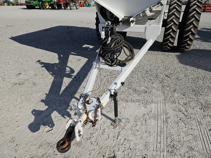 #205214-•-2023-dalton-ag-products-1064-fert-spreader-image-2