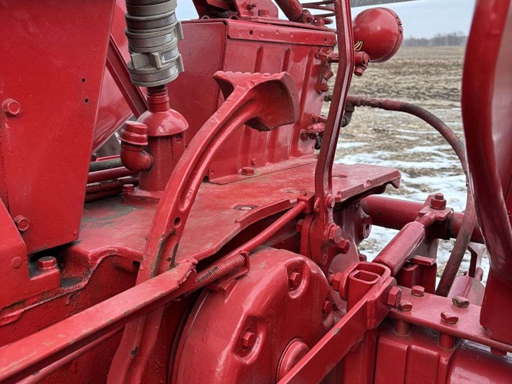 farmall-560-wide-front-image-53