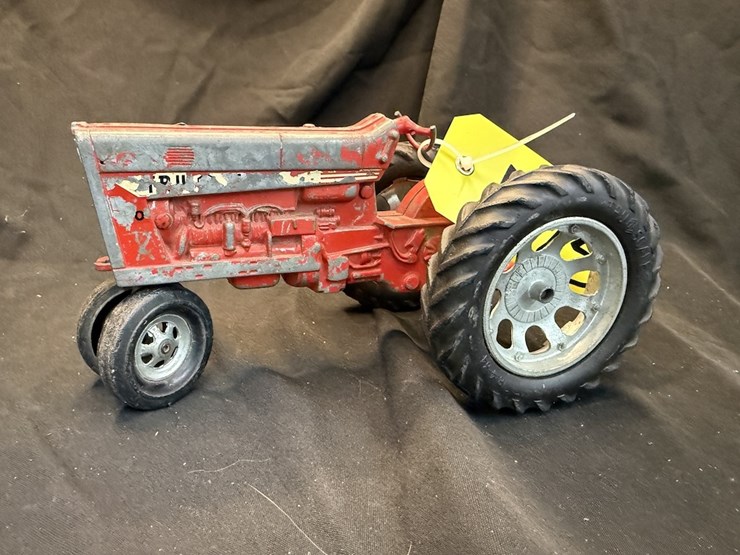 tru-scale-890-tractor-image-1