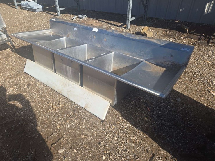 three-compartment-sink-image-4