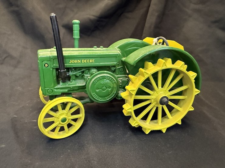 ertl-john-deere-d-image-1