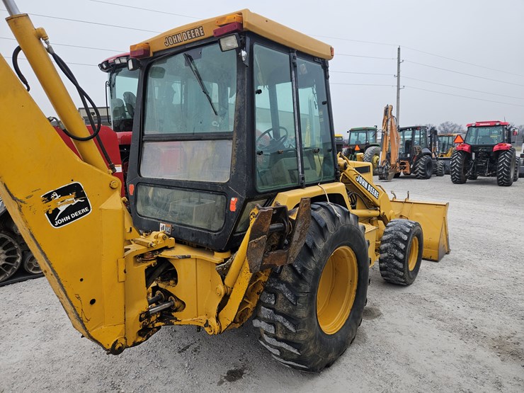 deere-410d-image-21