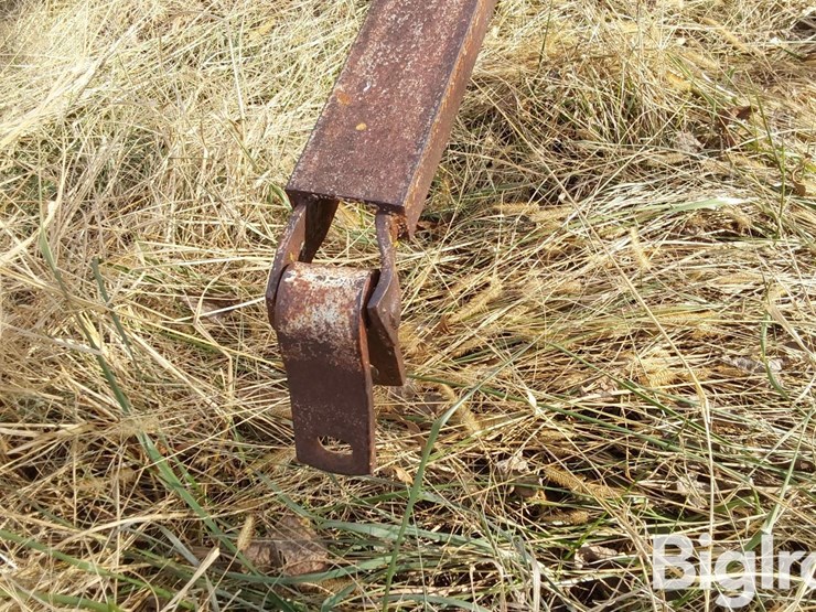 welch-ferris-wheel-bale-loader-image-9