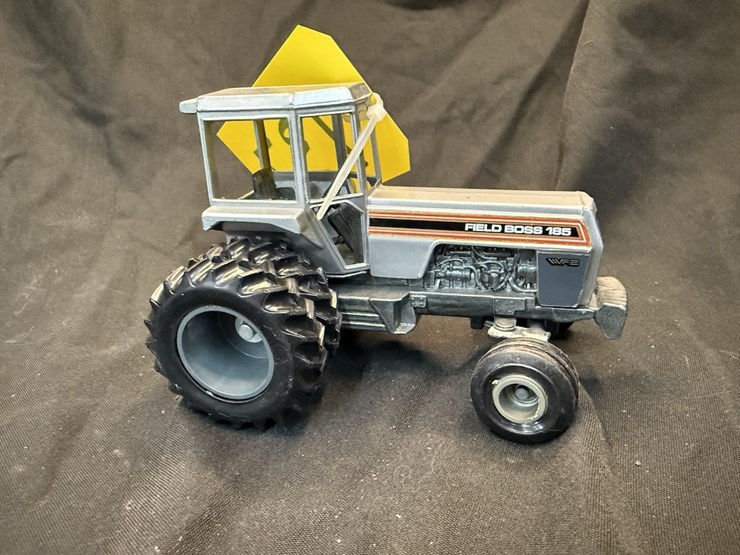 ertl-white-field-boss-185-image-2