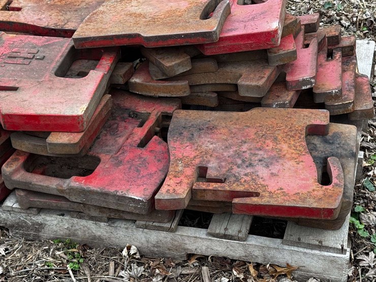 pallet-of-international-harvester-and-misc.-suitcase-weights-image-4