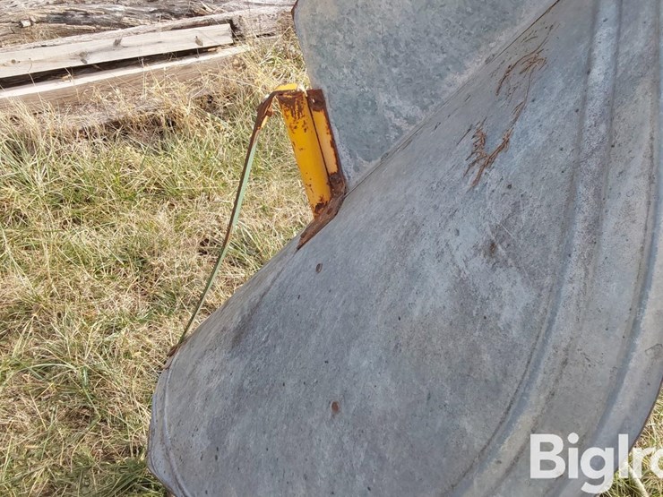 co-op-mineral-feeder-image-11