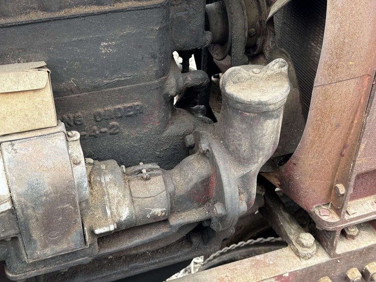 farmall-f-12-narrow-front-on-rubber-image-47