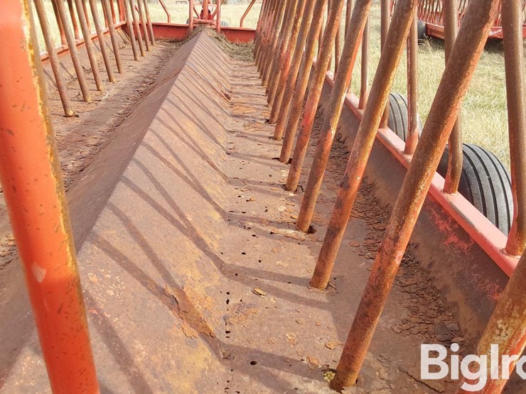 apache-wfw24a2-24'-feeder-wagon-image-19