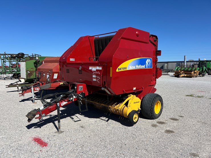 new-holland-br7090-image-1