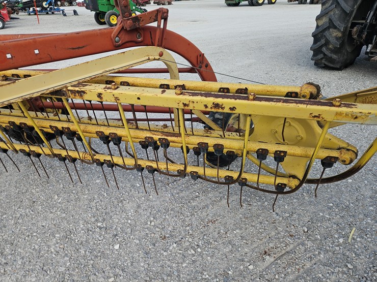 new-holland-258-image-3