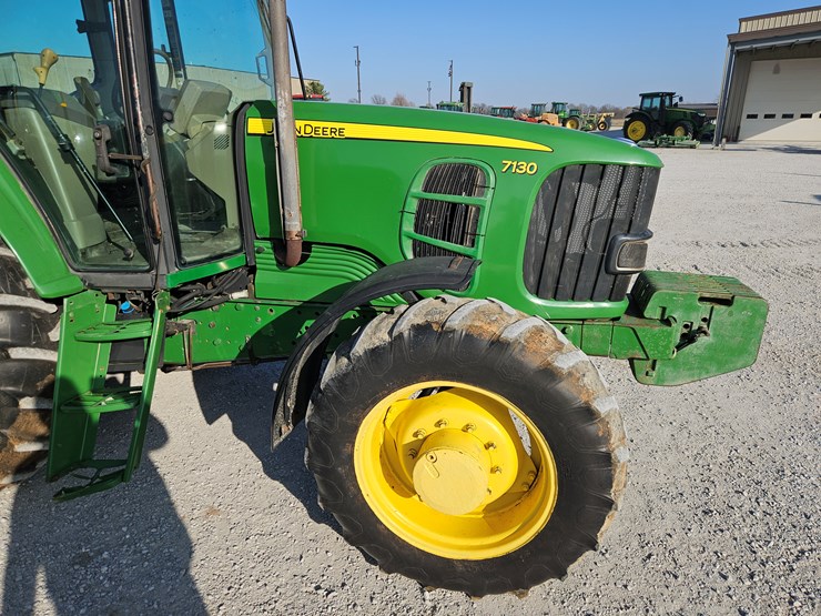 john-deere-7130-image-3