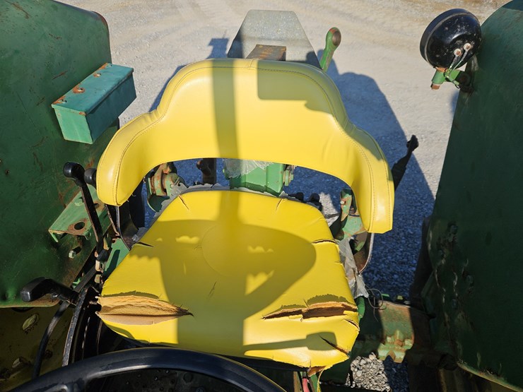 john-deere-2640-image-15