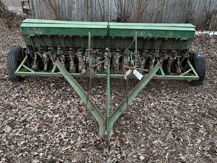 vintage-10'-grain-drill-on-rubber-image-25