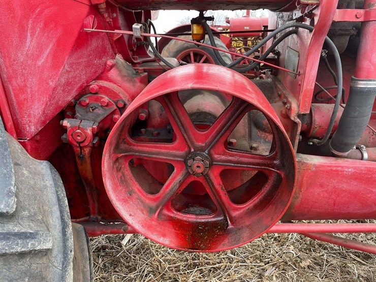 mccormick-deering-wk-40-wide-front-on-rubber-image-37