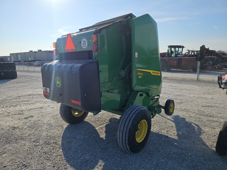 john-deere-451m-image-10