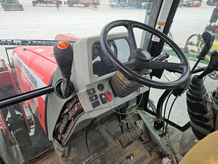 massey-ferguson-5445-image-12